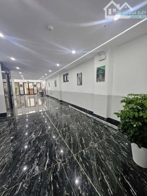 90m*9T thang máy, mặt phố La Thành, vỉa hè, 2 thoáng, ko QH, DT 1.5 TỶ/N, pháp lý sạch