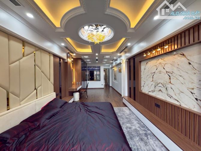 NHÀ HỒ TÂY, 7T THANG MÁY, 42M x MT 4M - VIEW HỒ, 15M RA HỒ TÂY, DÒNG TIỀN 35TR