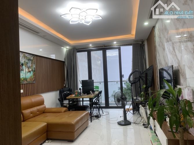 NHÀ DÂN XÂY 5 TẦNG THANG MÁY , NGAY ĐH THÀNH ĐÔ LAI XÁ , CC NEWCITY , 52m2 PHÂN LÔ VỈA HÈ - 2