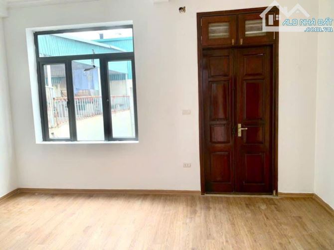 Cực hiếm! Bán nhà Kim Mã, ngõ nông, vài bước ô tô dừng đỗ, SH quay, Sổ CC, Kinh doanh, 43m