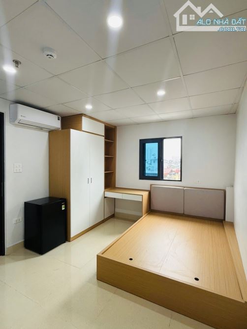 KHỒNG NGOẶT - CHDV gần Bách Kinh Xây 55m 7 tầng lô góc 2 thoáng 14 tỉ ngõ rộng thông