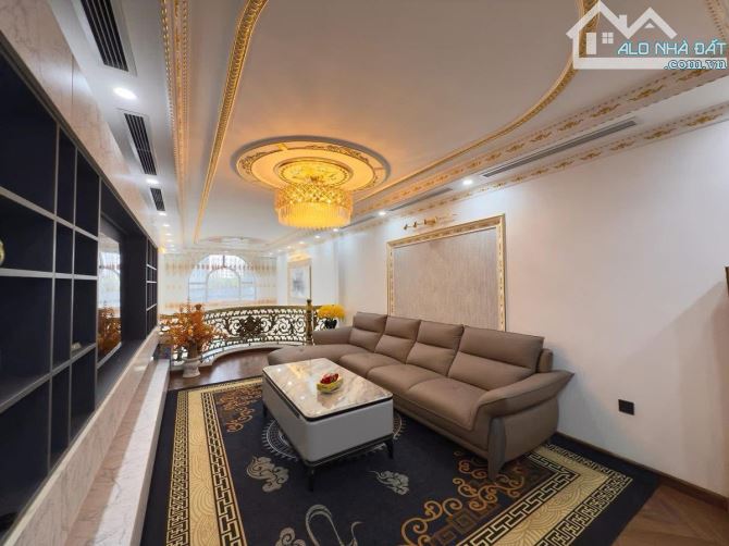 NHÀ HỒ TÂY, 7T THANG MÁY, 42M x MT 4M - VIEW HỒ, 15M RA HỒ TÂY, DÒNG TIỀN 35TR