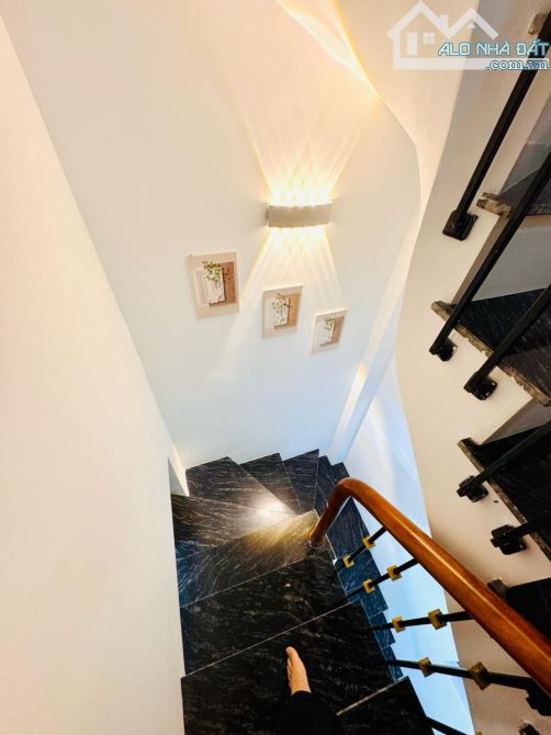 LƯƠNG KHÁNH THIỆN 40M X 4 TẦNG. MỖI TẦNG 2 NGỦ. NGÕ RỘNG. NHÀ ĐẸP Ở NGAY. CHỈ 7.6 TỶ