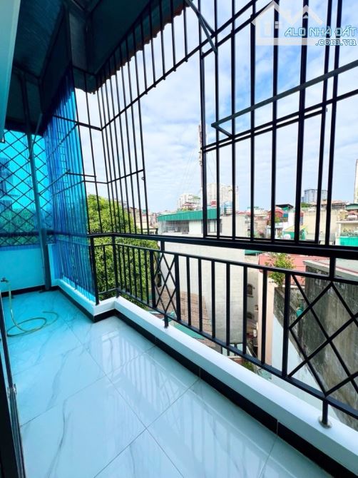 NHÀ 5 TẦNG MỚI ĐẸP VĂN CAO -GẦN Ô TÔ 50m ĐỖ NGÀY ĐÊM- MT KHỦNG 5m - GIÁ CHÀO 7,95 TỶ