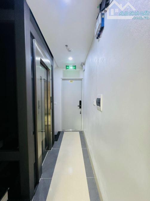 KHỒNG NGOẶT - CHDV gần Bách Kinh Xây 55m 7 tầng lô góc 2 thoáng 14 tỉ ngõ rộng thông