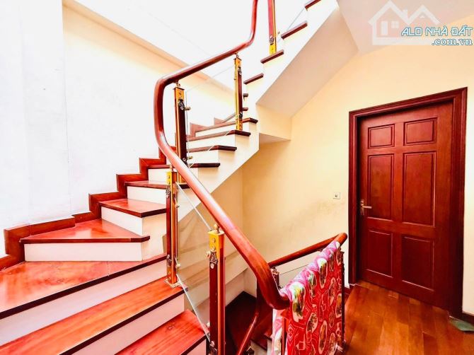 NHÀ HỒNG MAI HAI BÀ TRƯNG 56m 5 TẦNG MẶT TIỀN 5m 9TỶ2