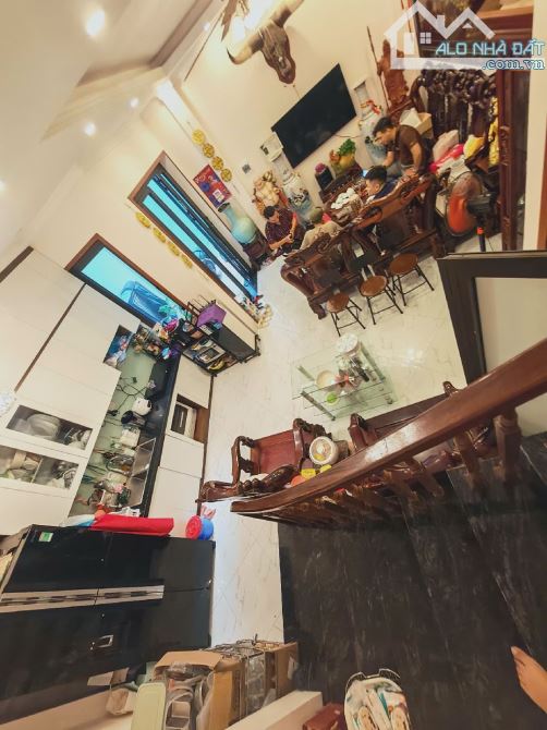 QUAN HOA 14,5TỶ 5 TẦNG NHÀ ĐẸP DÂN XÂY - NỘI THẤT MỚI- GẦN PHỐ