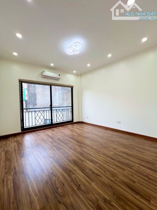 NHÀ 5 TẦNG MỚI ĐẸP VĂN CAO -GẦN Ô TÔ 50m ĐỖ NGÀY ĐÊM- MT KHỦNG 5m - GIÁ CHÀO 7,95 TỶ