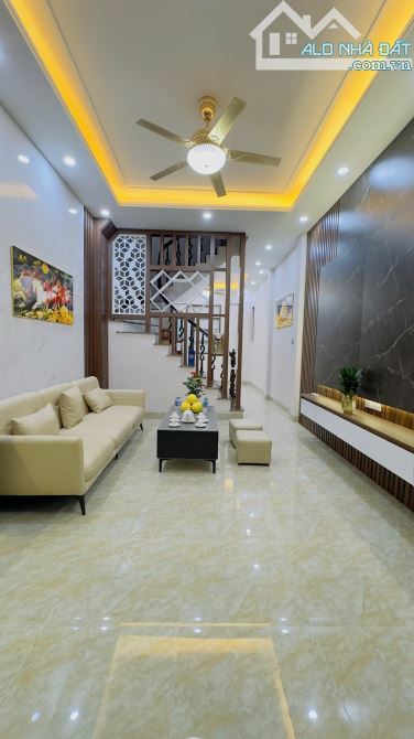 Nhà đẹp ngõ thoáng rộng, 1 ngoặt 70m ra Phố Khương Đình, 42m2 x full nội thất. Giá 12 tỷ