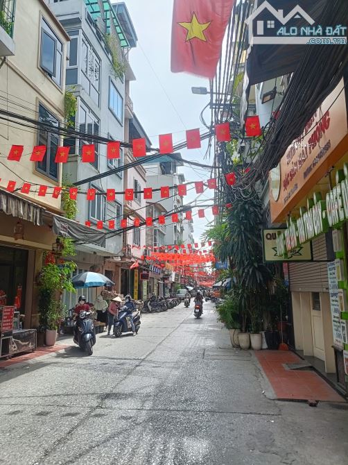 Hoa hậu Chùa Láng, ngõ ô tô thông, KD, MT7m, 3 thoáng, gara, nội thất đẳng cấp - 126m2