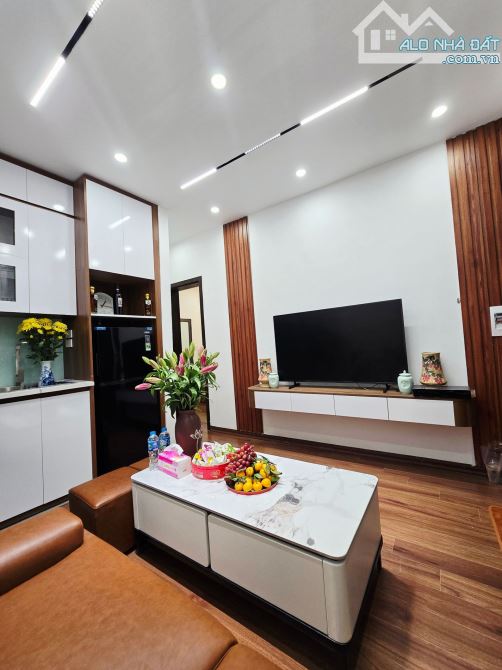 BÁN TẬP THỂ NỘI THẤT SỊN – NHÀ C TẦNG 2, 106 CHÙA LÁNG, ĐỐNG ĐA. 65M2 – 2PN. 3,95 TỶ