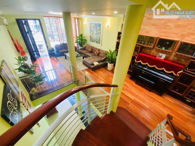 BÁN NHÀ TRUNG KÍNH 70M, 5 TẦNG, MT 5M,GARA ÔTÔ, PHÂN LÔ, Ô TÔ TRÁNH, FULL NỘI THẤT 32.6 TỶ