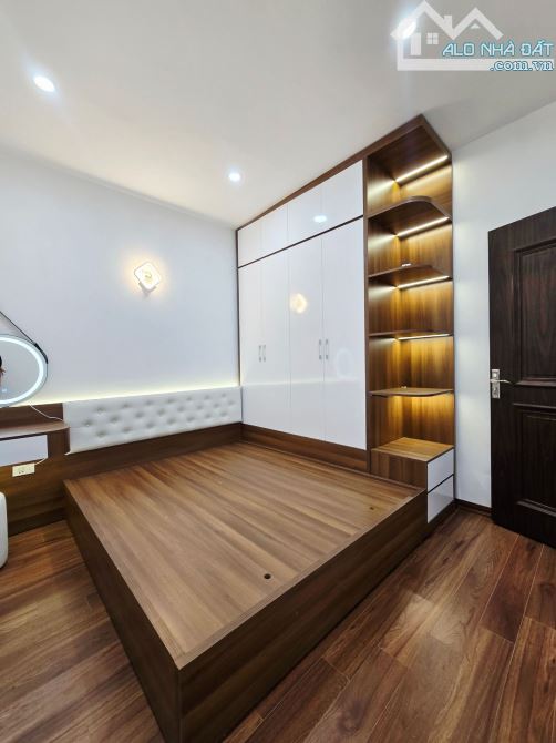 BÁN TẬP THỂ NỘI THẤT SỊN – NHÀ C TẦNG 2, 106 CHÙA LÁNG, ĐỐNG ĐA. 65M2 – 2PN. 3,95 TỶ