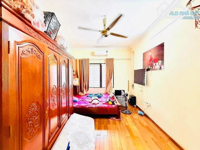 NHÀ HỒNG MAI HAI BÀ TRƯNG 56m 5 TẦNG MẶT TIỀN 5m 9TỶ2