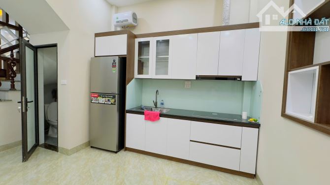 Nhà đẹp ngõ thoáng rộng, 1 ngoặt 70m ra Phố Khương Đình, 42m2 x full nội thất. Giá 12 tỷ