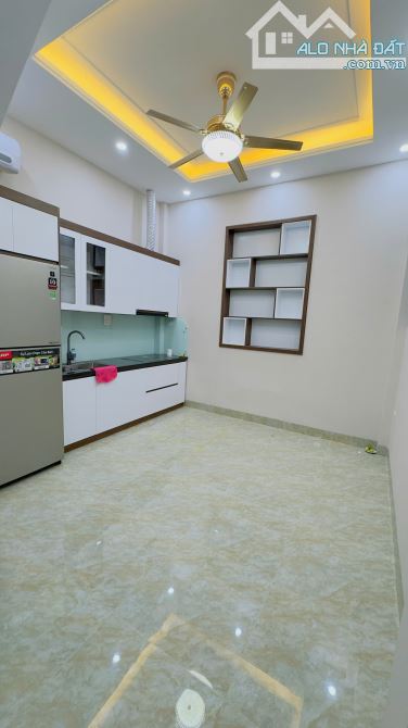 Nhà đẹp ngõ thoáng rộng, 1 ngoặt 70m ra Phố Khương Đình, 42m2 x full nội thất. Giá 12 tỷ