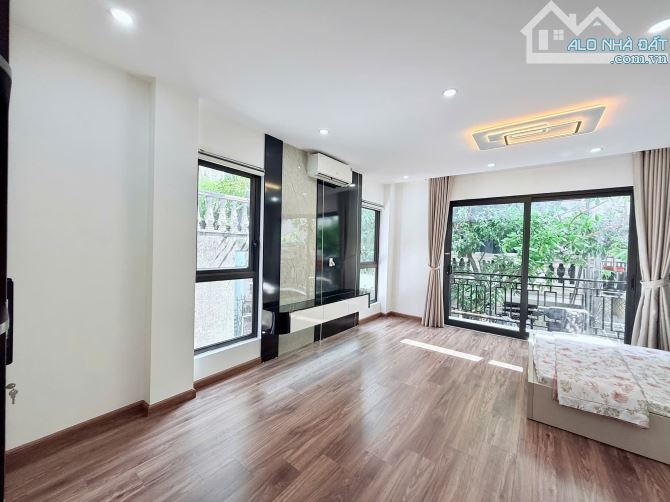 Nhà đẹp 6 tầng thang máy full nội thất 20m ra oto Lê Trọng Tấn thông 45m2 Góc. Giá 14.2 tỷ