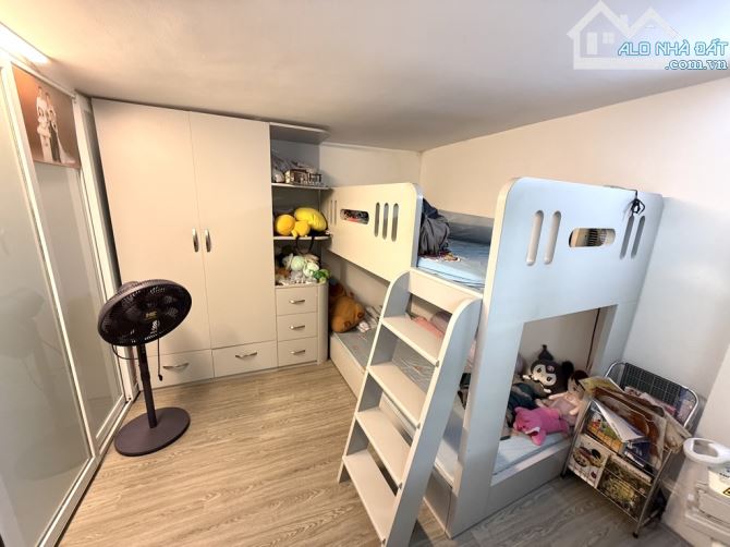 bán nhà Bạch Mai ô tô đỗ , 25m 5 tầng chỉ nhỉnh 3 tỷ