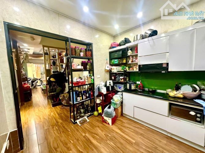 Bán nhà phố Minh Khai, Hai Bà Trưng, ô tô, tiện kinh doanh 4 tầng 45m2 giá 13.3 tỷ