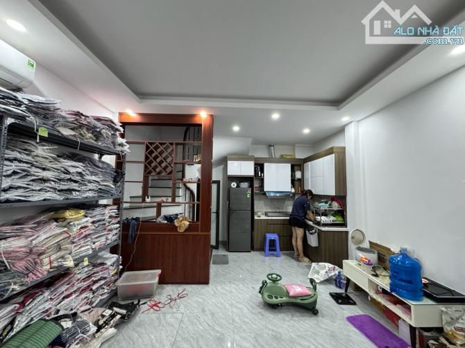 GIÁP NHẤT - 35M² x 5 TẦNG - MẶT TIỀN 4.6M-NHÀ MỚI – FULL NỘI THẤT – Ô TÔ ĐỖ CỔNG- 8.8TỶ