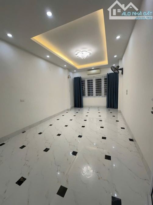 BÁN NHÀ TRẦN KHÁT CHÂN – 38m² – 5 TẦNG – 3 NGỦ KHÉP KÍN – NHÀ ĐẸP Ở NGAY – 8.85 TỶ!!!