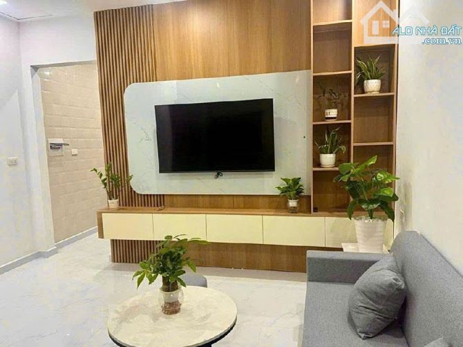 BÁN NHÀ TRƯƠNG ĐỊNH – 45m² – 3 TẦNG – 3 NGỦ – KHUNG CỘT CHẮC CHẮN – GIÁ CHỈ 9.2 TỶ!