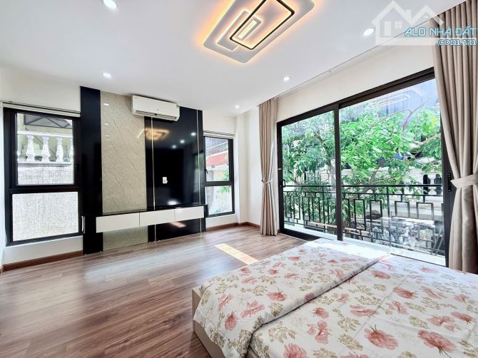 Nhà đẹp 6 tầng thang máy full nội thất 20m ra oto Lê Trọng Tấn thông 45m2 Góc. Giá 14.2 tỷ