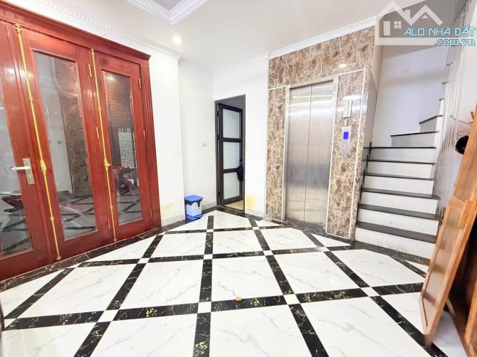 BÁN NHÀ ĐẸP ĐỘI CẤN _ BA ĐÌNH _ HIẾM _ XIN MỜI Dt, 30/33m2 × 7 tầng × mt 6.1 mét.