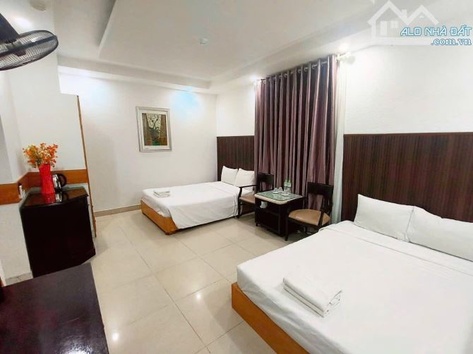 Bán khách sạn mặt phố Ngõ Trạm, 115m2, 8 tầng thang máy, mặt tiền 4m, 70.8 tỷ, KD đỉnh