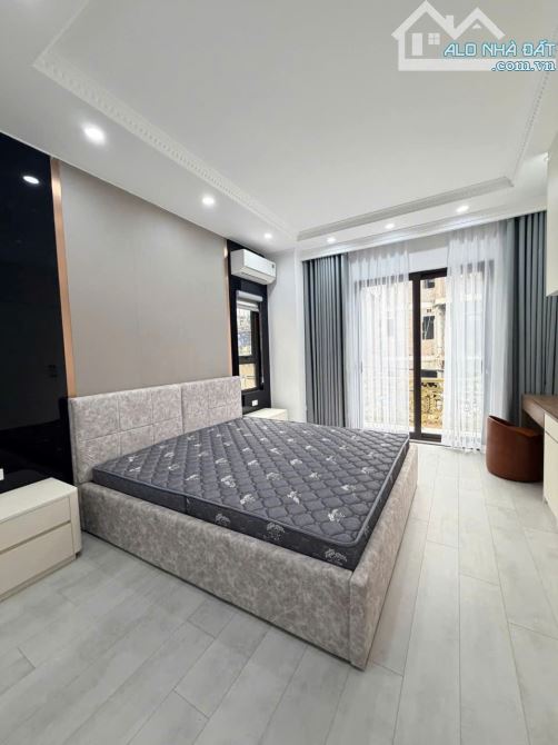 Thật 100%! Nhà Phố Thái Thịnh,KD online,Cách Phố 10m,ngõ thông, 2 thoáng, gần ô tô,48m2*5T