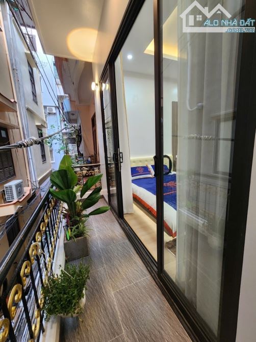 Hiếm không có căn thứ 2,Nhà mới Tây Sơn,gần ô tô,ngõ ba gác tránh,siêu thoáng sáng,50m2*5T