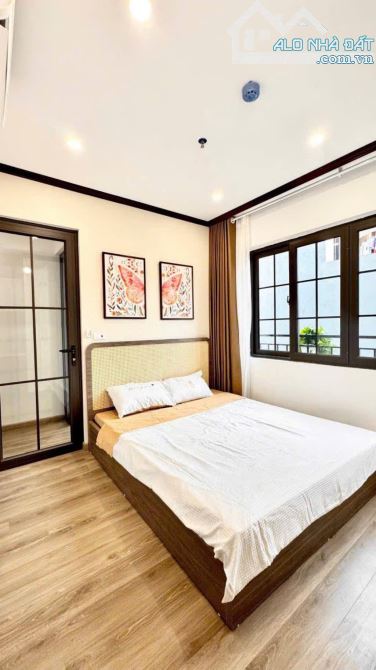 BÁN TOÀ CHDV NGÕ 364 MINH KHAI 42M2 6 TẦNG 8 PHÒNG - DÒNG TIỀN 55TR/ THÁNG