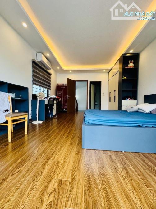 Lô góc duy nhất 5 tầng, 40m, chỉ 5 phút đến trường mầm non và tiểu học, ở sướng, Tam Trinh