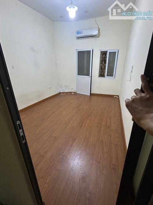 Cho thuê nhà ngõ phố Văn Chương Đống Đa 30m x 3 tầng, giá 8tr/tháng - 2