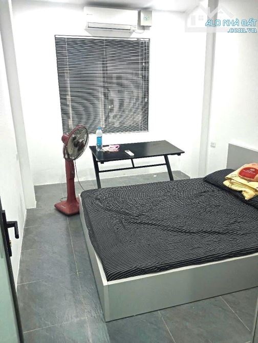 Bán nhà mặt phố Hoàng Hoa Thám 33m2 vỉa hè rộng sổ nở hậu 13 tỷ