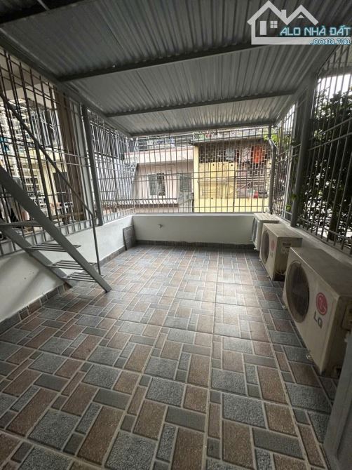 BÁN NHÀ TRẦN KHÁT CHÂN – 38m² – 5 TẦNG – 3 NGỦ KHÉP KÍN – NHÀ ĐẸP Ở NGAY – 8.85 TỶ!!!