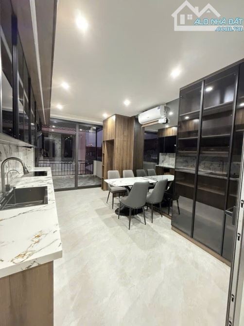 BÁN NHÀ ĐÊ TRẦN KHÁT CHÂN – 34m² – 6 TẦNG THANG MÁY – 3 NGỦ – FULL NỘI THẤT – CHỈ 9.9 TỶ!