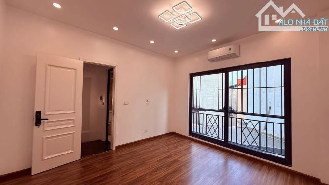 NHÀ MỚI ĐẸP VĂN CAO – TRUNG TÂM BA ĐÌNH – Ở NGAY, GẦN PHỐ, NGÕ RỘNG THOÁNG