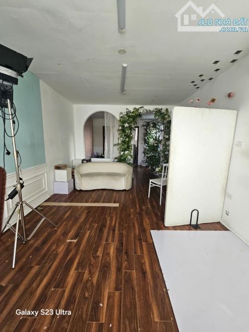 Mặt phố La Thành, vỉa hè, ko QH, gần sản nhi, thông sàn 67m, cho thuê 40tr