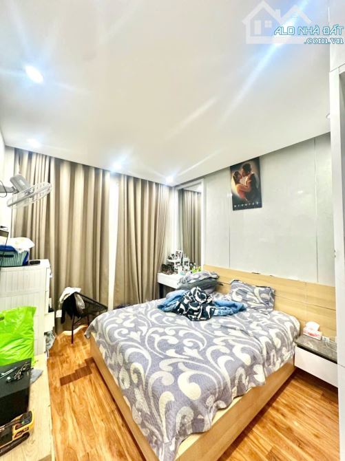 Bán nhà phố Minh Khai, Hai Bà Trưng, ô tô, tiện kinh doanh 4 tầng 45m2 giá 13.3 tỷ