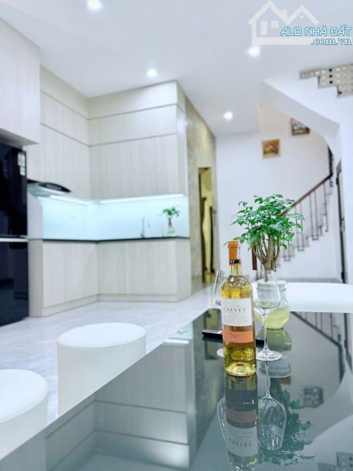 Nhà đẹp 6 tầng thang máy full nội thất 20m ra oto Lê Trọng Tấn thông 45m2 Góc. Giá 14.2 tỷ