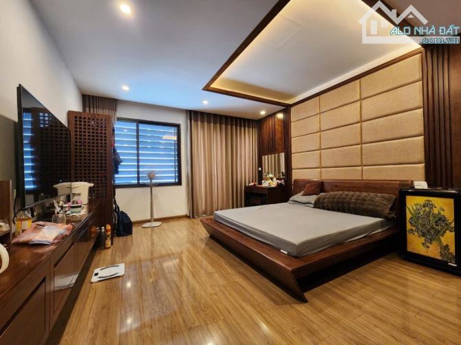 BÁN NHÀ PHỐ HÀO NAM, ĐỐNG ĐA - THANG MÁY - Ô TÔ TRÁNH - GIÁ TỐT - CHỦ CẦN BÁN GẤP