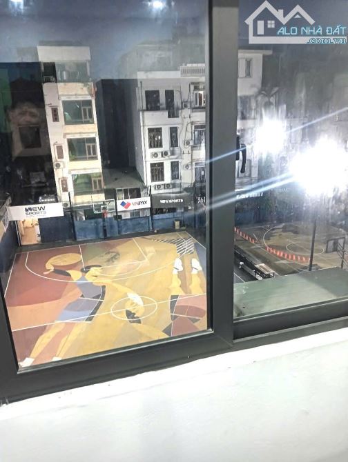 Bán nhà mặt phố Hoàng Hoa Thám 33m2 vỉa hè rộng sổ nở hậu 13 tỷ