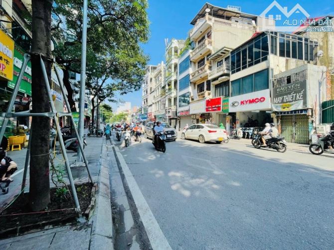 VỪA TÀI CHÍNH! Mặt phố Khâm Thiên, vỉa hè 3m, thông sàn KD, cho thuê 25tr, KCBT