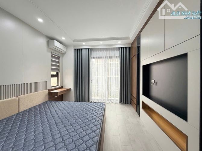 Thật 100%! Nhà Phố Thái Thịnh,KD online,Cách Phố 10m,ngõ thông, 2 thoáng, gần ô tô,48m2*5T