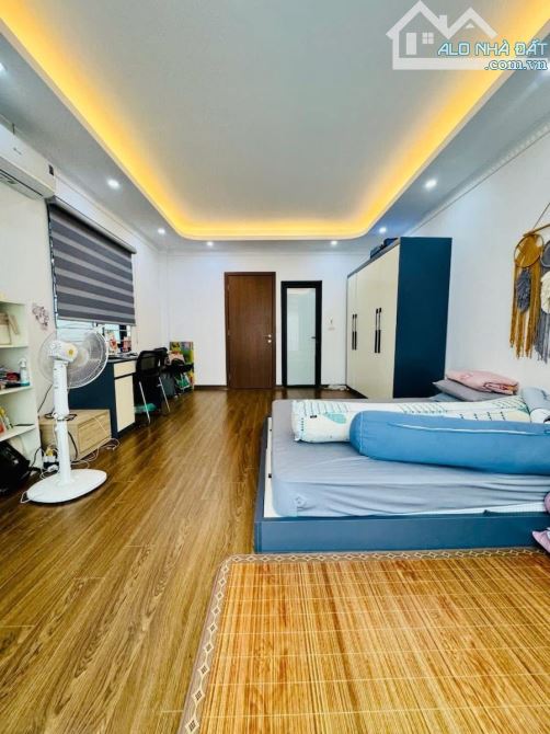 Lô góc duy nhất 5 tầng, 40m, chỉ 5 phút đến trường mầm non và tiểu học, ở sướng, Tam Trinh