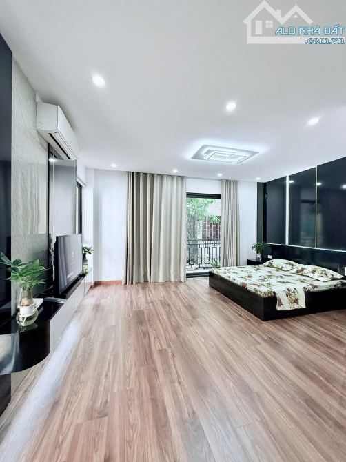 Nhà đẹp 6 tầng thang máy full nội thất 20m ra oto Lê Trọng Tấn thông 45m2 Góc. Giá 14.2 tỷ