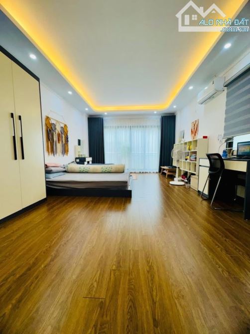 Lô góc duy nhất 5 tầng, 40m, chỉ 5 phút đến trường mầm non và tiểu học, ở sướng, Tam Trinh