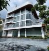 CHO THUÊ CĂN BIỆT THỰ GÓC VIP NHẤT LINH ĐÀM. DIỆN TÍCH 327.5M2, 05 TẦNG, MT 25M.