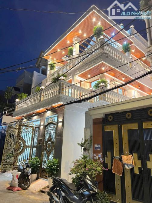 BIỆT THỰ MINI 2 TRONG 1 NGUYỄN ẢNH THỦ (7.9x20)– THU NHẬP 10TR/THÁNG
